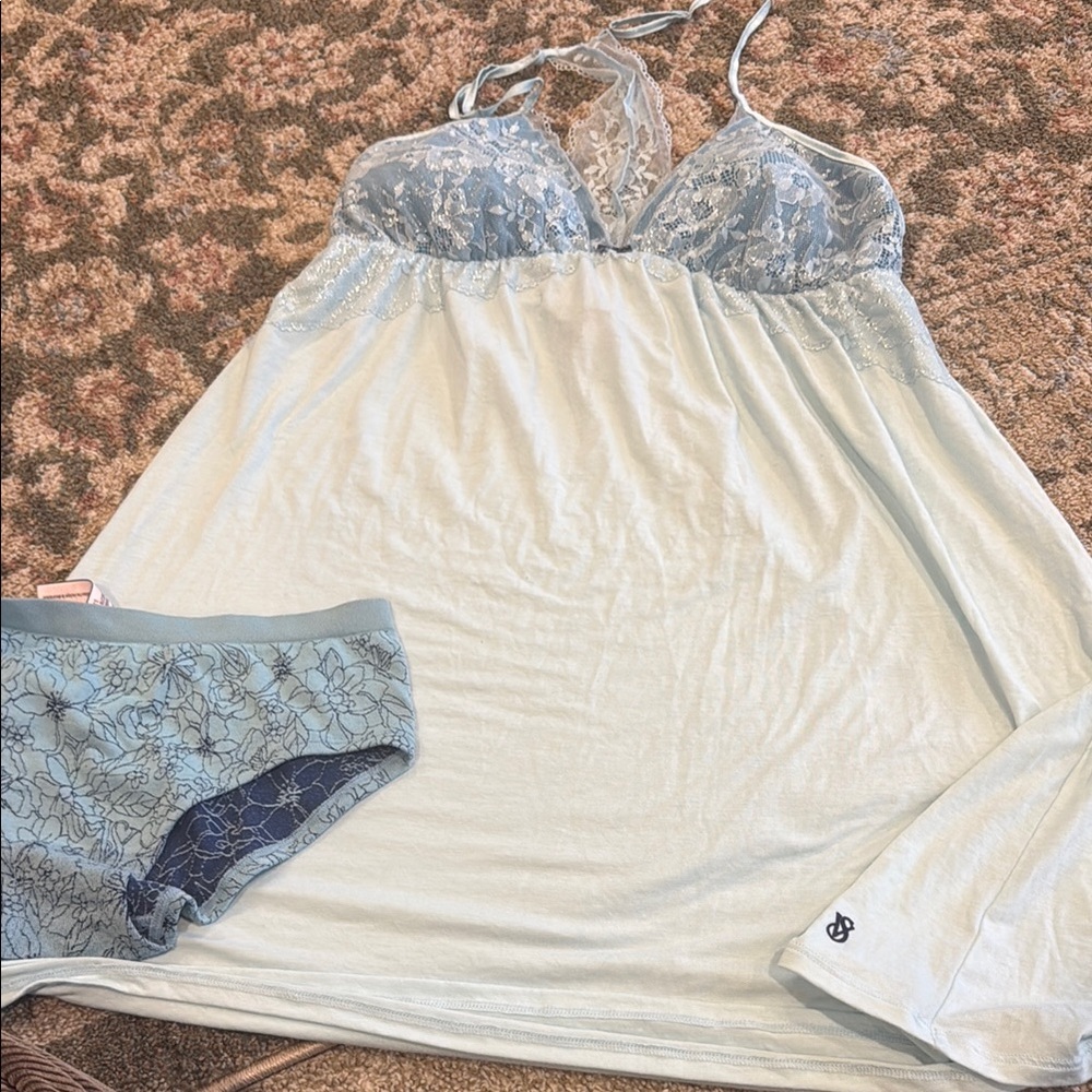 Victoria secert lingerie size L matched with cute panty